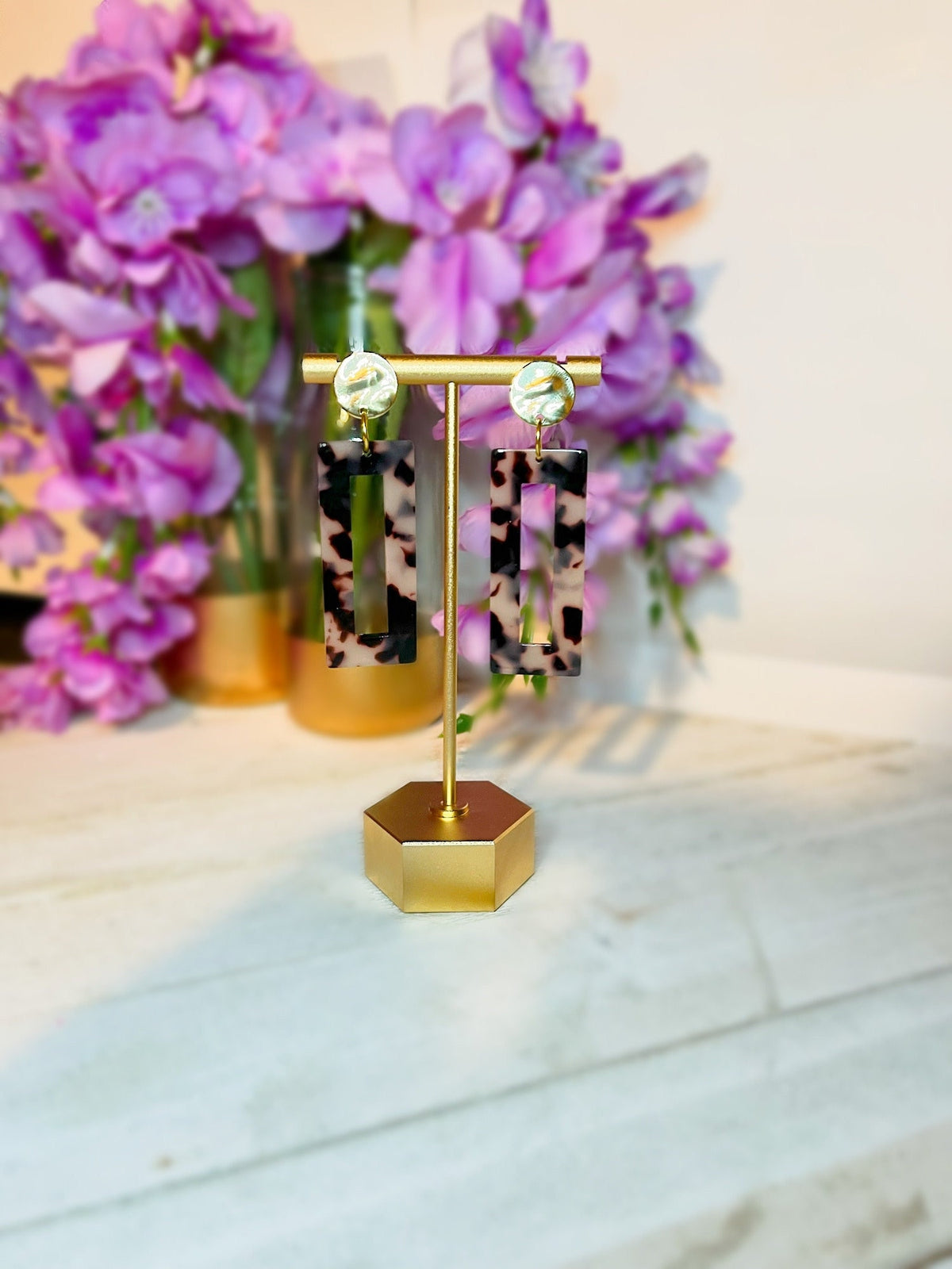 Tortoise Shell Earrings | Rectangle Tortoise Shell Earrings W/ Gold Disc | Everyday Stylish Earrings For Women | Minimal Fashion |