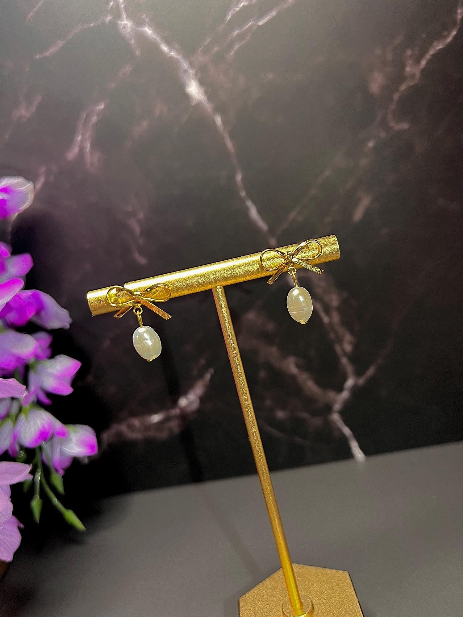Freshwater Pearl Earrings | 18k Gold Filled Earrings | Coquette Bow Aesthetic | Gold Jewelry | Minimalist Earrings for Women | Pearl Bows |
