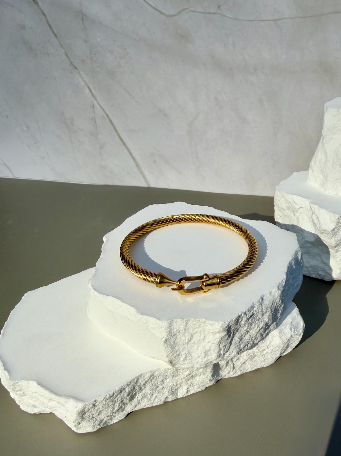 The Riviera Bangle | Twisted Cable Bracelet with Horseshoe Clasp