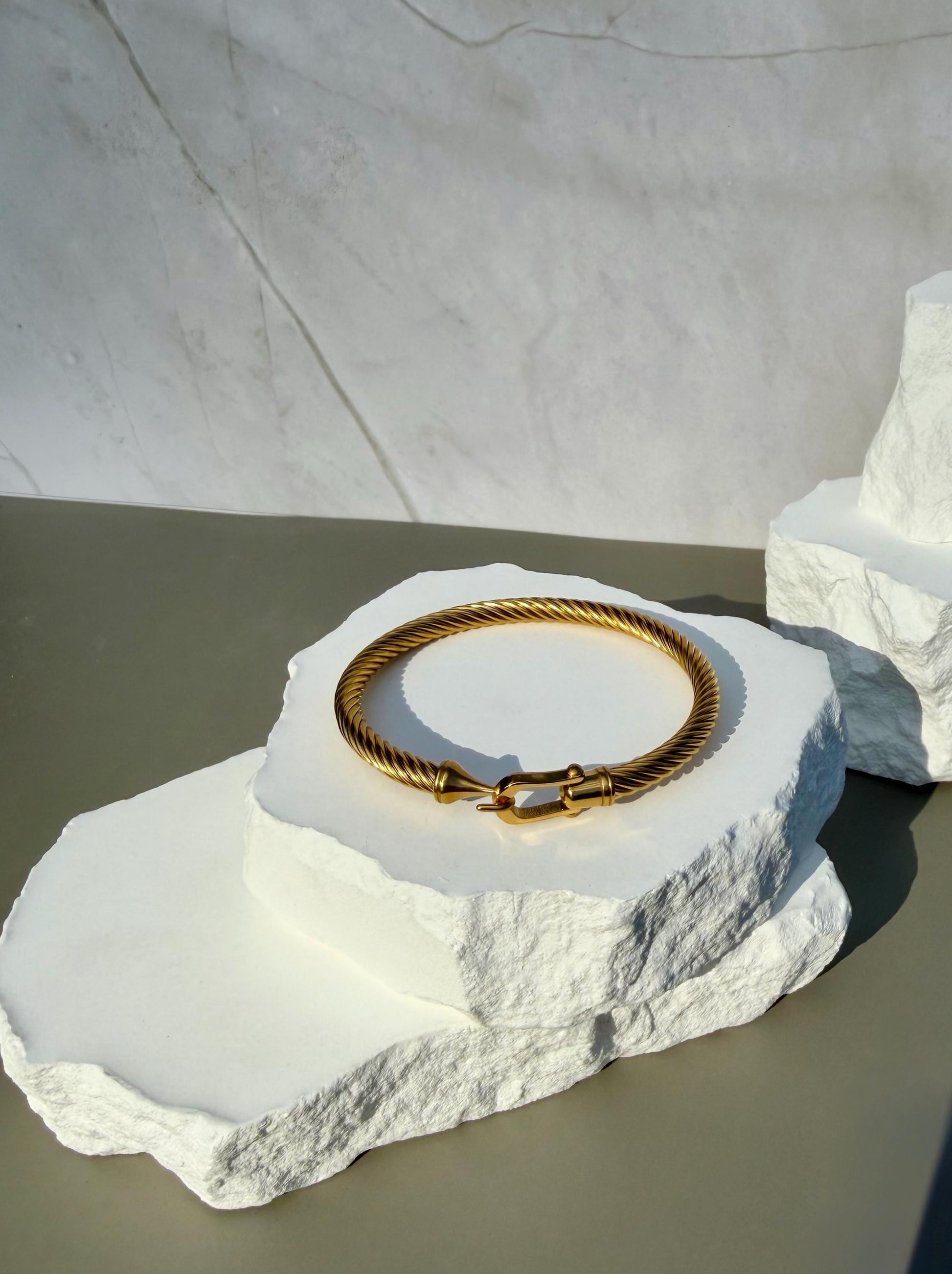The Riviera Bangle | Twisted Cable Bracelet with Horseshoe Clasp