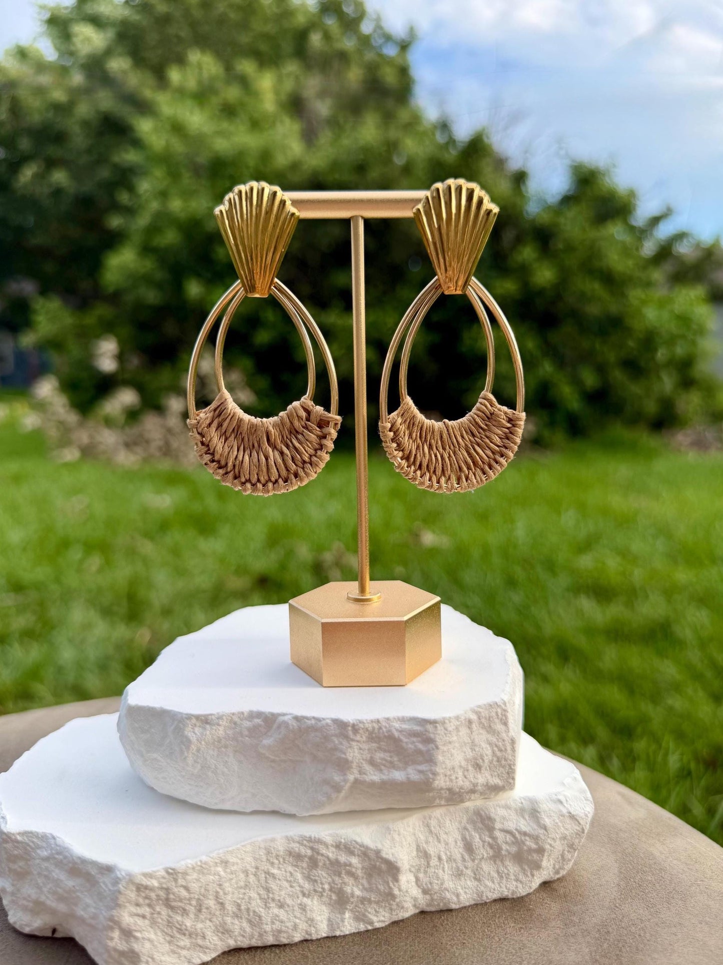 Shell Fan Raffia Earrings | Woven Boho Hoop