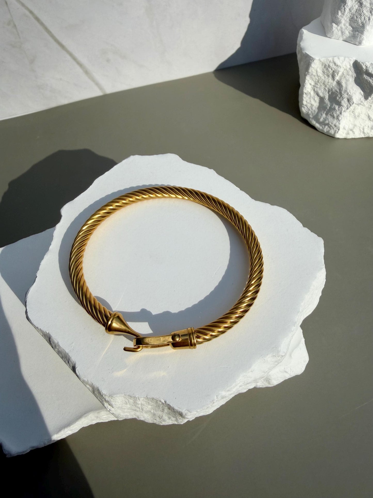 The Riviera Bangle | Twisted Cable Bracelet with Horseshoe Clasp