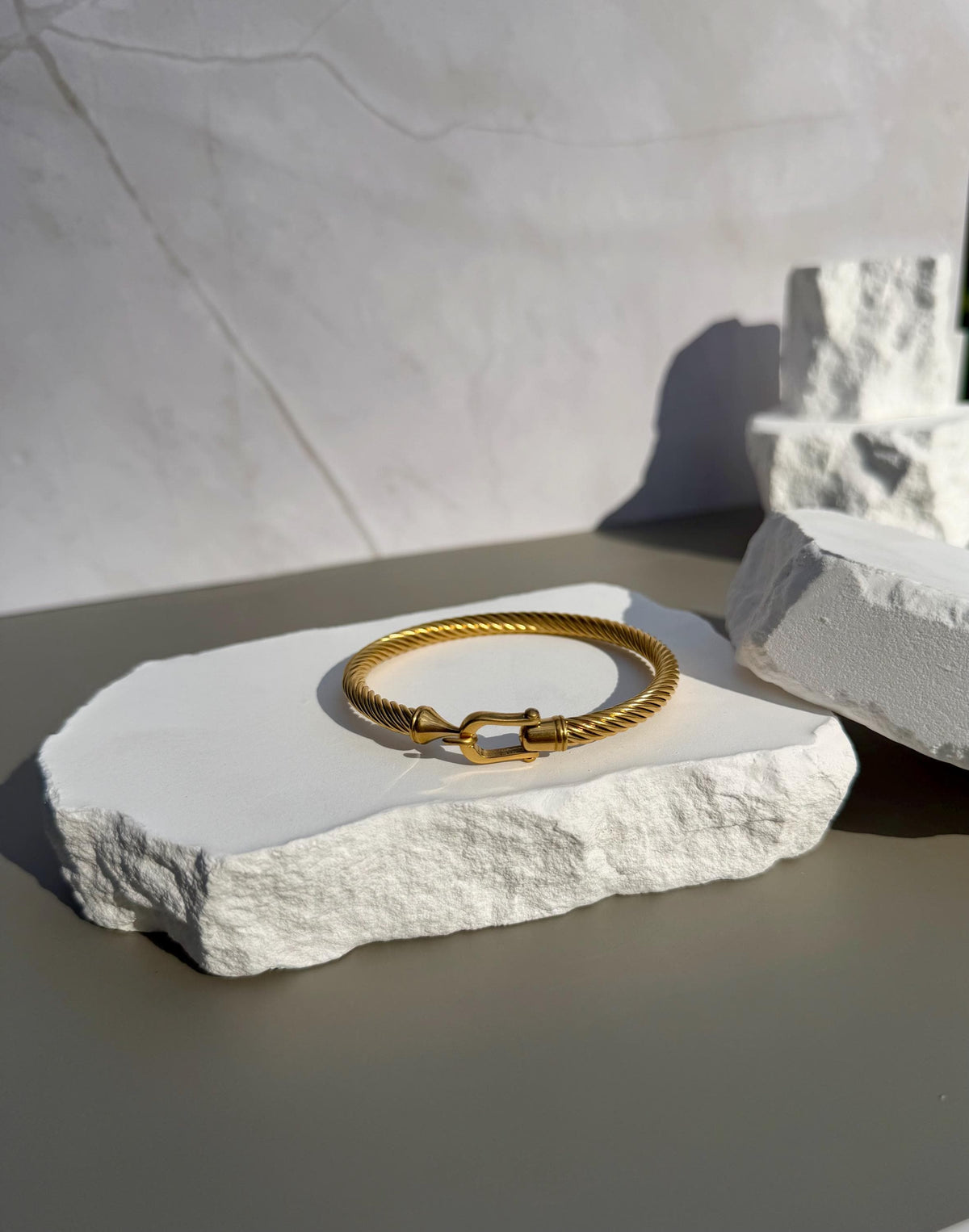 The Riviera Bangle | Twisted Cable Bracelet with Horseshoe Clasp