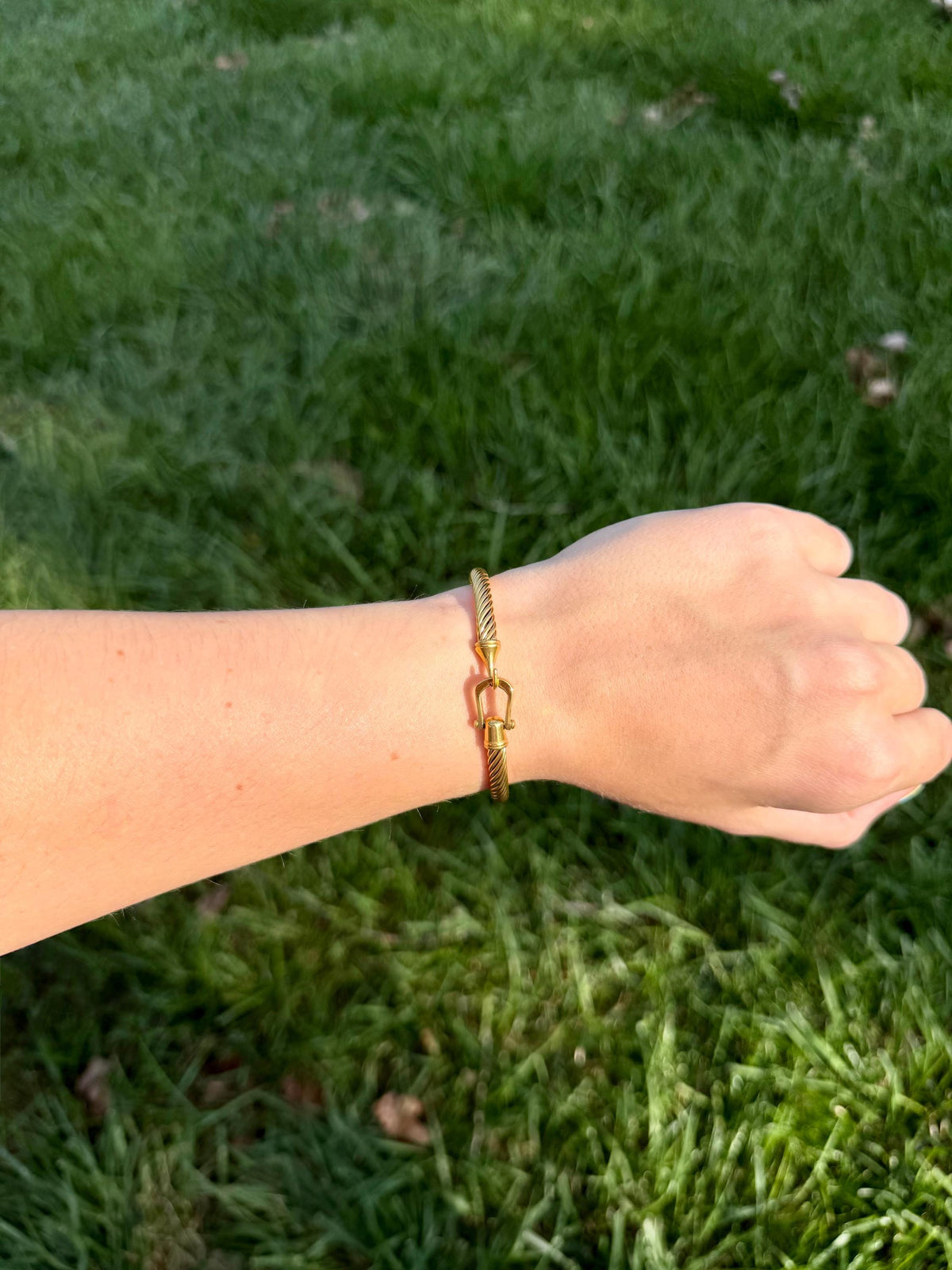 The Riviera Bangle | Twisted Cable Bracelet with Horseshoe Clasp