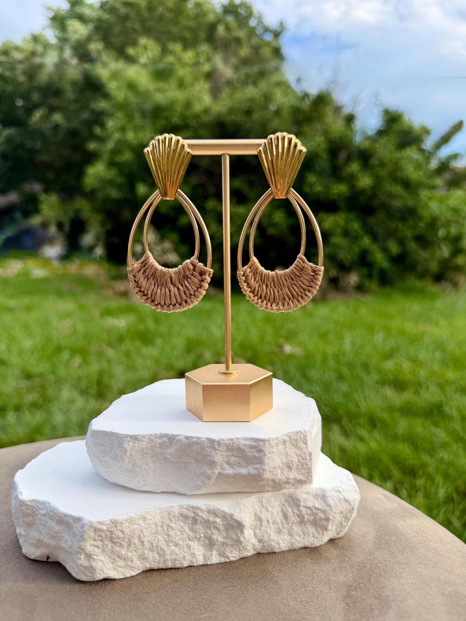 Shell Fan Raffia Earrings | Woven Boho Hoop