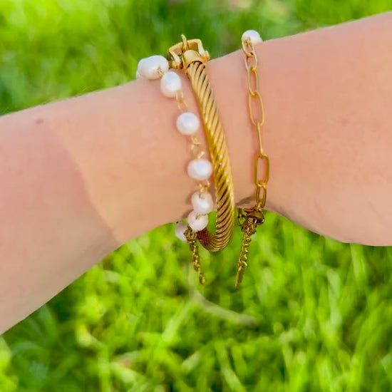 The Riviera Bangle | Twisted Cable Bracelet with Horseshoe Clasp